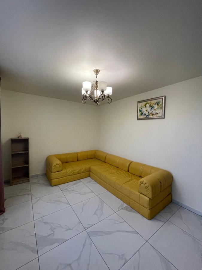 Luxflats Rivne Apartment ภายนอก รูปภาพ