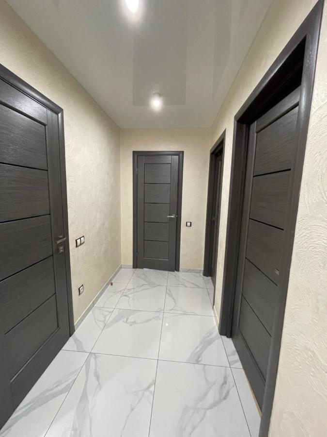 Luxflats Rivne Apartment ภายนอก รูปภาพ
