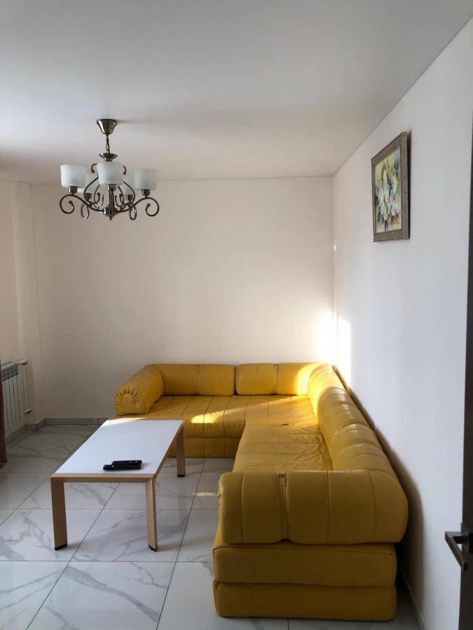 Luxflats Rivne Apartment ภายนอก รูปภาพ