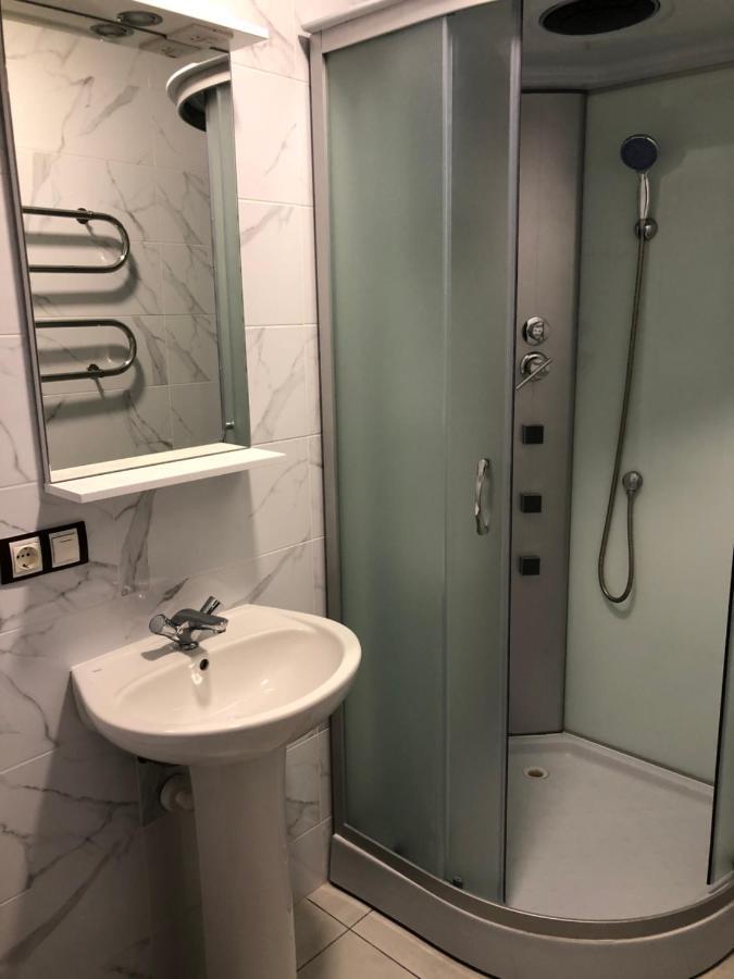 Luxflats Rivne Apartment ภายนอก รูปภาพ