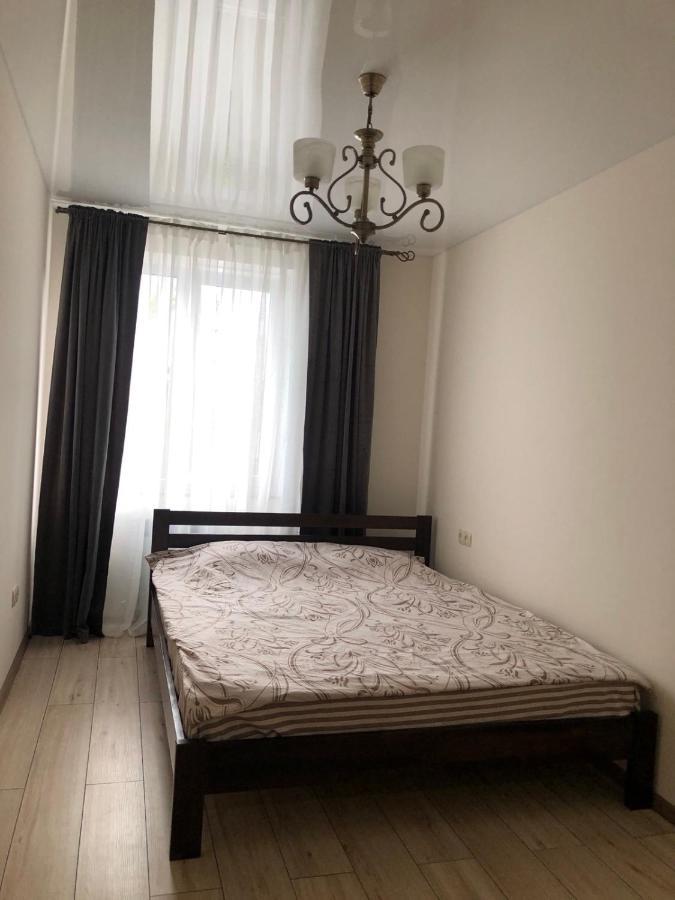 Luxflats Rivne Apartment ภายนอก รูปภาพ